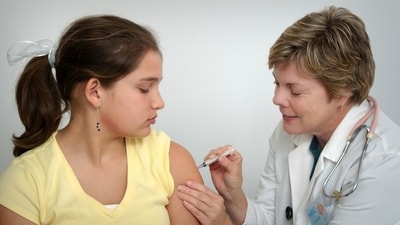 Flu and COVID vaccines for kids in Fall 2025: What doctors and experts recommend (Unsplash) Flu and COVID vaccines for kids in Fall 2025: What doctors and experts recommend (Unsplash)