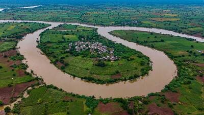 Beed, India. Sep 28, 2025 - An aerial view of Sandas Chincholi village in Beed district. In the last six days, people have been stranded in Sandas Chicholi village in Majalgaon Taluka in Beed district due to heavy rain and flooding surrounding the village. Severe rainfall has caused flooding in Maharashtra’s Marathwada region, resulting in two fatalities and the evacuation of over 11,500 residents. Beed, India. Sep 28, 2025. (Photo by Raju Shinde/HT Photo) (Raju Shinde)