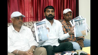 Pradeep Deswal and MDU teachers’ association president Vikas Siwach addressing a press conference on Monday. (Manoj Dhaka/HT) Pradeep Deswal and MDU teachers’ association president Vikas Siwach addressing a press conference on Monday. (Manoj Dhaka/HT)