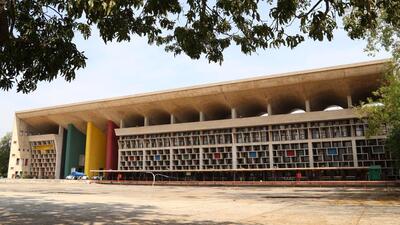 The panel was set up after the HC Bar association, in a general house held on September 22, resolved that the court will not be shifted to Sarangpur or any other alternative site under “any circumstances”. (HT File)