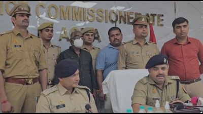 Tiger (wearing mask) at a press conference addressed by ACP Agra East (Rural) Syed Ali Abbas on Monday. (HT Photo) Tiger (wearing mask) at a press conference addressed by ACP Agra East (Rural) Syed Ali Abbas on Monday. (HT Photo)