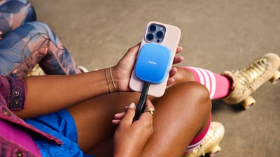 Sandisk latest SSD attaches magnetically to MagSafe compatible iPhone models. (Sandisk) Sandisk latest SSD attaches magnetically to MagSafe compatible iPhone models. (Sandisk)