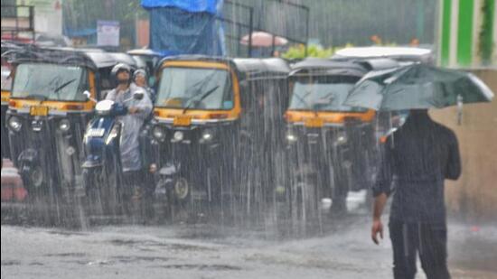 The Santacruz observatory recorded 77.5mm rain till 8:30am on Monday morning followed by 101.2mm at the Colaba station. (HT file photo)