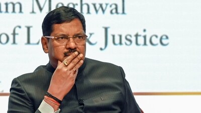 Last month, the RSS invited CJI BR Gavai's mother Kamaltai Gavai as the chief guest at its Amravati Vijayadashami function on October 5. (ANI) Last month, the RSS invited CJI BR Gavai's mother Kamaltai Gavai as the chief guest at its Amravati Vijayadashami function on October 5. (ANI)