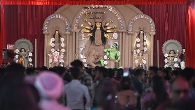PM Modi will visit the Kali Mandir in CR Park amid the ongoing Navratri festive season. (Sanjeev Verma/Hindustan Times) PM Modi will visit the Kali Mandir in CR Park amid the ongoing Navratri festive season. (Sanjeev Verma/Hindustan Times)