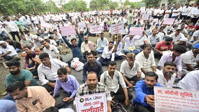 Taxi and autorickshaw drivers using app-based aggregators for bookings protested on Tuesday. (Anshuman Poyrekar/HT Photo) Taxi and autorickshaw drivers using app-based aggregators for bookings protested on Tuesday. (Anshuman Poyrekar/HT Photo)