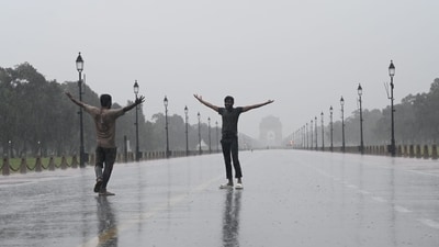 Heavy rain hit Delhi and the national capital region on Tuesday morning, bringing a much-needed respite from the hot and humid weather. (Arvind Yadav/HT Photo) Heavy rain hit Delhi and the national capital region on Tuesday morning, bringing a much-needed respite from the hot and humid weather. (Arvind Yadav/HT Photo)