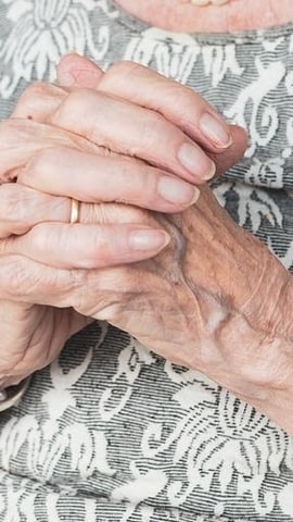 Old woman (Pixabay) Old woman (Pixabay)