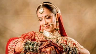 She tied the knot on the sets of Pati Patni Aur Panga with her longtime boyfriend Milind Chandwani. She tied the knot on the sets of Pati Patni Aur Panga with her longtime boyfriend Milind Chandwani.