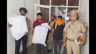 Amritsar rural police recovered intoxicating pharmaceutical drugs and apprehended one accused, travelling in a car on Wednesday. (HT)