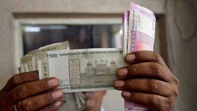 Dearness allowance is given to help government employees cope up with inflation. (Reuters/Representative Image)