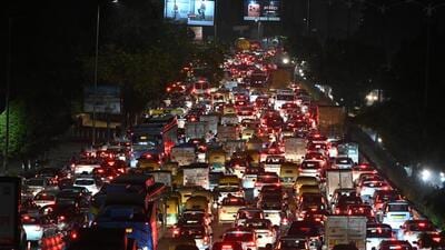 Traffic Jam at Ring road near Sarai Kalan Khan in New Delhi on Wednesday. (Sanjeev Verma/HT PHOTO) Traffic Jam at Ring road near Sarai Kalan Khan in New Delhi on Wednesday. (Sanjeev Verma/HT PHOTO)