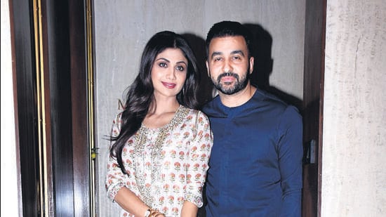 MUMBAI, INDIA - October 21, 2019 : Shilpa Shetty Kundra posed for photographs with her husband Raj Kundra were spotted at bandra on October 21, 2019 in Mumbai, India (Freelance photo by Prodip Guha ) (HT PHOTO)