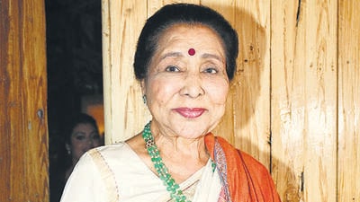 Asha Bhosle was recently a victim of AI voice-cloning algorithms. (HT) Asha Bhosle was recently a victim of AI voice-cloning algorithms. (HT)
