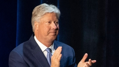 Pastor Robert Morris applauds during a roundtable discussion at Gateway Church Dallas Campus on June 11, 2020. (AP) Pastor Robert Morris applauds during a roundtable discussion at Gateway Church Dallas Campus on June 11, 2020. (AP)