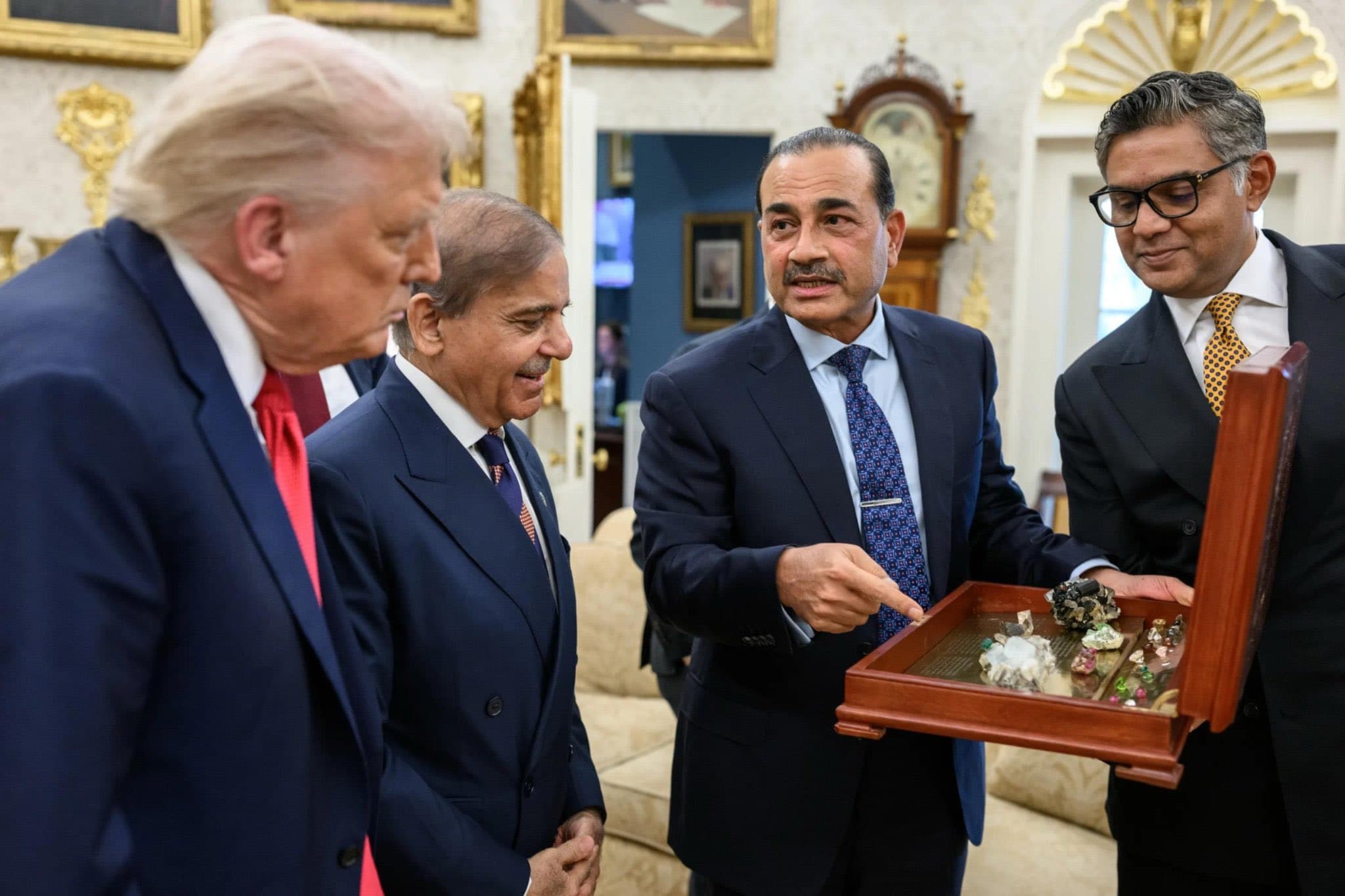 Asim Munir and Shehbaz Sharif showing rare earth minerals to Donald Trump at a meeting earlier this year. (Photo: @AimalWali/X) Asim Munir and Shehbaz Sharif showing rare earth minerals to Donald Trump at a meeting earlier this year. (Photo: @AimalWali/X)