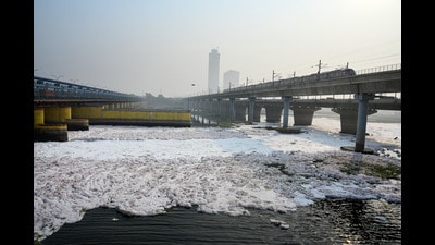 DJB to deploy foam arresters, mobile sprinklers and anti-foam agents; I&FC to ready new ghats between Wazirabad barrage and Old Railway Bridge. (Sunil Ghosh/HTR)