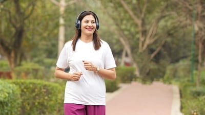A daily 20-minute walk can have numerous benefits for both circulation and brain health. (Shutterstock) A daily 20-minute walk can have numerous benefits for both circulation and brain health. (Shutterstock)
