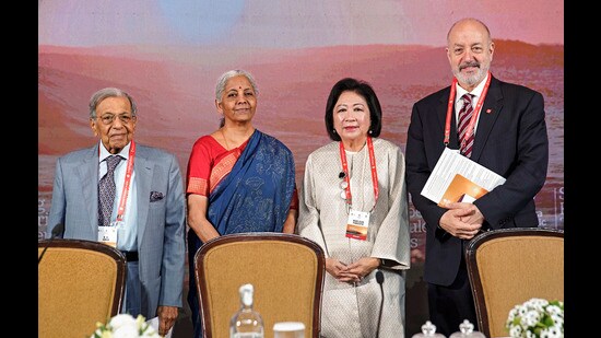 (From left) Economist NK Singh, Union finance minister Nirmala Sitharaman, Indonesian economist Mari Elka Pangestu, and London School of Economics vice chancellor Larry Kramer during the Kautilya Economic Conclave in New Delhi. (PIB)