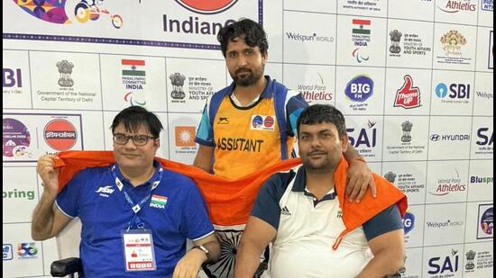 Dharambir (right) with coach Amit Saroha. (PCI)