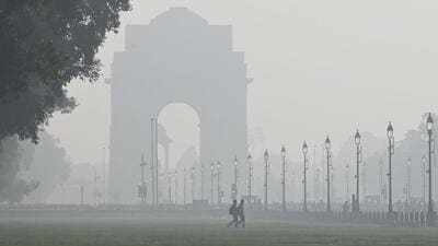 Morning smog blankets Kartavya Path in New Delhi, on Saturday. (Arvind Yadav/HT Photo) Morning smog blankets Kartavya Path in New Delhi, on Saturday. (Arvind Yadav/HT Photo)