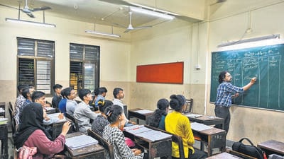 Stories of hope abound in Mumbai’s night schools and yet these institutions are in need of resuscitation. (Raju Shinde / HT PHOTO) Stories of hope abound in Mumbai’s night schools and yet these institutions are in need of resuscitation. (Raju Shinde / HT PHOTO)