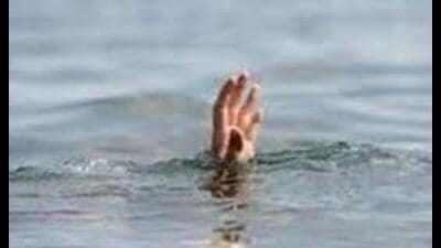 The man first threw three of his children into the river and then jumped in with the youngest, police said. (For representation)