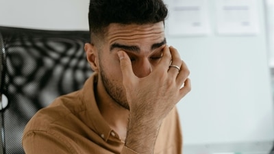 A sudden, worst headache of one's life could be a classic sign of a ruptured aneurysm. (Pexels) A sudden, worst headache of one's life could be a classic sign of a ruptured aneurysm. (Pexels)