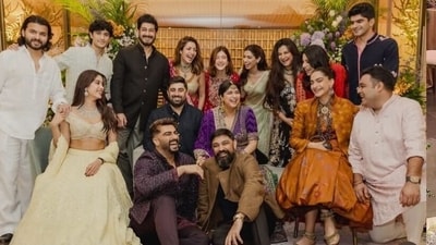 Sonam Kapoor, Arjun Kapoor, Rhea Kapoor, Khushi Kapoor and Shanaya Kapoor looked overjoyed at Anshula's happy day. Janhvi Kapoor kept her boyfriend Shikhar Pahariya close to her as she posed with everyone else for the family photo. 