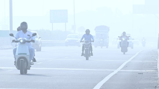 The AQI reading in the Capital was at 114, according to Central Pollution Control Board (CPCB) data.(HT Photo/ Arvind Yadav)