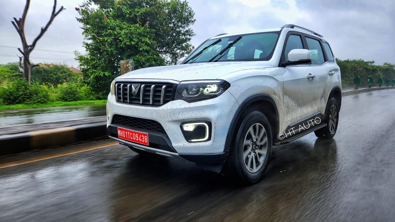 Mahindra Scorpio-N comes with a 4x4 and a rear-wheel drivetrain. Mahindra Scorpio-N comes with a 4x4 and a rear-wheel drivetrain.