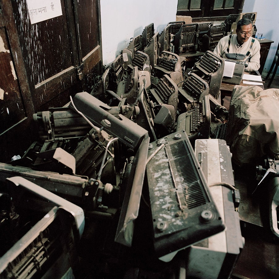 A ‘typewriter room’ at the Old Secretariat in Patna. The old machines were awaiting users, Banning was told. The department was said to be 40% understaffed. (Jan Banning)