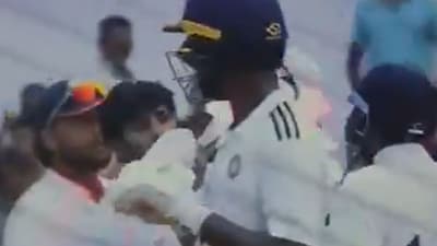 Yash Dhull and Yash Thakur nearly came to blows on the final day of the Irani Cup. (Screengrab - JioHotstar)