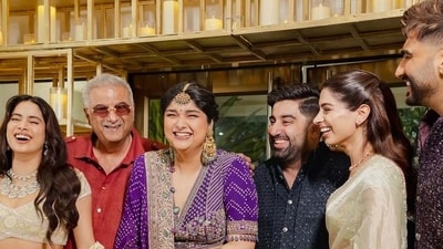 Anshula Kapoor and Rohan Thakkar with Janhvi, Boney, Khushi and Arjun Anshula Kapoor and Rohan Thakkar with Janhvi, Boney, Khushi and Arjun