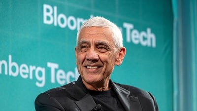 Vinod Khosla, founder of Khosla Ventures, accused critics of Sora of having 'tunnel vision' (Bloomberg) Vinod Khosla, founder of Khosla Ventures, accused critics of Sora of having 'tunnel vision' (Bloomberg)