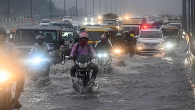Delhi-NCR witnesses heavy rain overnight on Monday. As the day continues, fresh rain spells have been reported over Delhi, Noida and Ghaziabad. (HT Photo) Delhi-NCR witnesses heavy rain overnight on Monday. As the day continues, fresh rain spells have been reported over Delhi, Noida and Ghaziabad. (HT Photo)