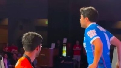 Vladimir Kramnik tore into Hikaru Nakamura for throwing D Gukesh's king into the crowd (Screengrab - X) Vladimir Kramnik tore into Hikaru Nakamura for throwing D Gukesh's king into the crowd (Screengrab - X)