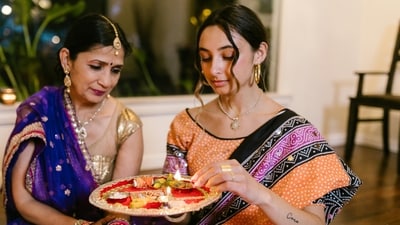 Stressed about your Diwali outfit? Check out these top 8 ethnic wear picks! (Pexels) Stressed about your Diwali outfit? Check out these top 8 ethnic wear picks! (Pexels)