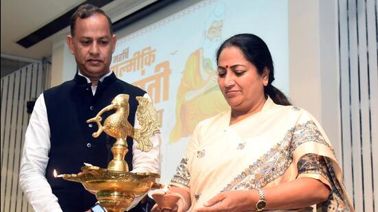 Delhi Chief Minister Rekha Gupta lit the lamp during the Valmiki Jayanti program at Delhi Secretariat, in New Delhi on Monday.