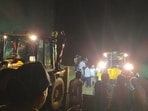 The bus was carrying 28 to 30 passengers when it met with an accident.