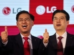 LG India CFO Dongmyung Seo (left) and LG India MD Hong Ju Jeon during a press conference to announce the company's IPO in Mumbai on 1 October 2025.
