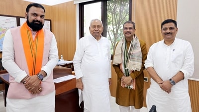 Patna: Bihar Chief Minister Nitish Kumar, Union Education Minister and Bihar BJP election in-charge Dharmendra Pradhan, Bihar Deputy Chief Minister Samrat Choudhary and National Working President JD(U) Sanjay Jha, during a courtesy meeting, in Patna on Sunday. (ANI Photo) (Aftab Alam)