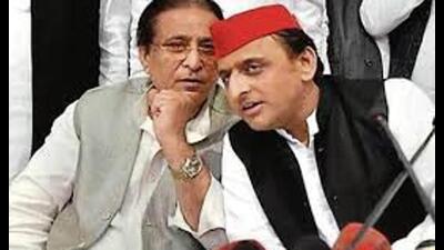 The Samajwadi Party says the visit reflects the personal bonding between Azam Khan and Akhilesh Yadav. (HT file) The Samajwadi Party says the visit reflects the personal bonding between Azam Khan and Akhilesh Yadav. (HT file)