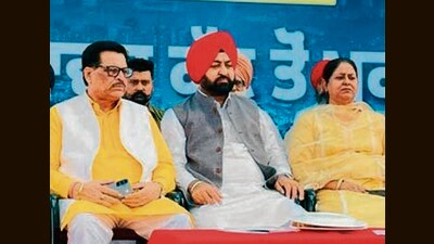 Cabinet minister Tarunpreet Singh Sond at an event for inauguration of power infrastructure in Ludhiana. (HT Photo) Cabinet minister Tarunpreet Singh Sond at an event for inauguration of power infrastructure in Ludhiana. (HT Photo)