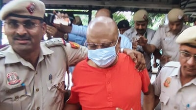 New Delhi: Self-styled godman Chaitanyananda Saraswati being produced at the Patiala House Court in a sexual harassment case, in New Delhi, Friday, Oct. 3, 2025. (PTI Photo)(PTI10_03_2025_000245B) (PTI) New Delhi: Self-styled godman Chaitanyananda Saraswati being produced at the Patiala House Court in a sexual harassment case, in New Delhi, Friday, Oct. 3, 2025. (PTI Photo)(PTI10_03_2025_000245B) (PTI)
