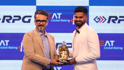 Shreyas Iyer (R) receives an award (PTI) Shreyas Iyer (R) receives an award (PTI)