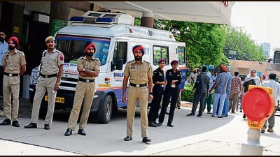 Security men deployed outside the Fortis Hospital in Mohali where singer Rajvir Jawanda passed away. (HT Photo)