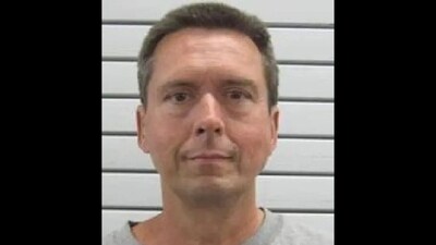 Who was Ernest Nichols? Middle school teacher who raped teen multiple times murdered in North Carolina prison (NCDAC) Who was Ernest Nichols? Middle school teacher who raped teen multiple times murdered in North Carolina prison (NCDAC)