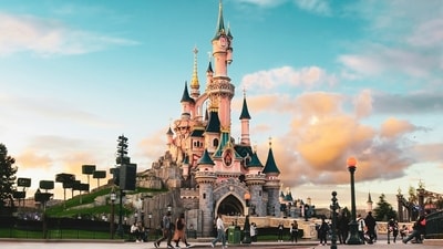 Woman in her 60s passes away after suffering a heart attack while riding the Haunted Mansion attraction at Disneyland. (Representational image/Unsplash) Woman in her 60s passes away after suffering a heart attack while riding the Haunted Mansion attraction at Disneyland. (Representational image/Unsplash)