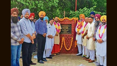 AAP MLA Manvinder Singh Giaspura during the foundation stone laying ceremony in Ludhiana on Thursday. (HT Photo) AAP MLA Manvinder Singh Giaspura during the foundation stone laying ceremony in Ludhiana on Thursday. (HT Photo)